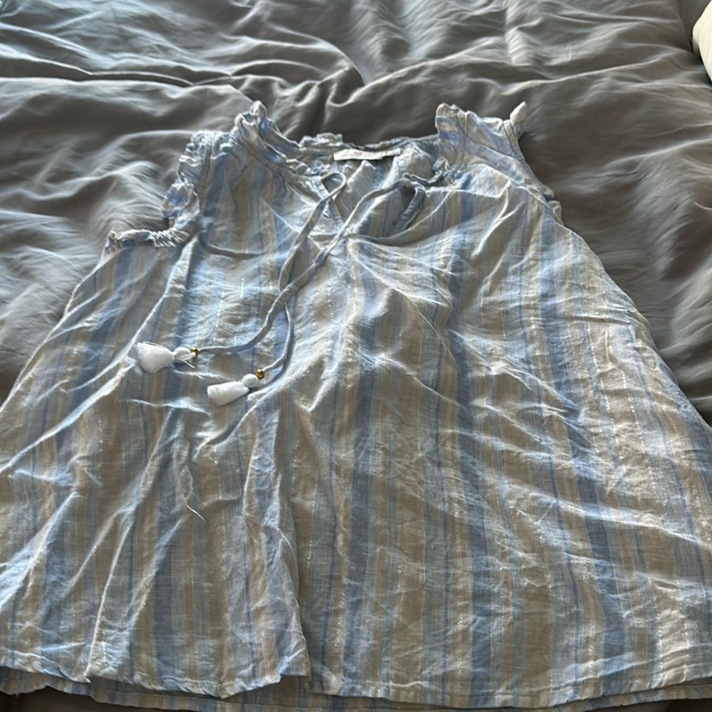 EUC vineyard, vines, sleeveless top